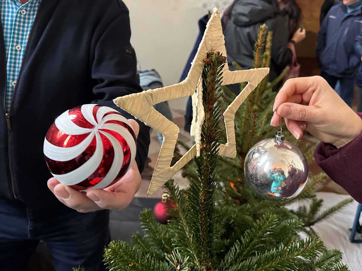 christbaumschmuecken-wirtschaftlicher-verband-credit-stadttipps-16