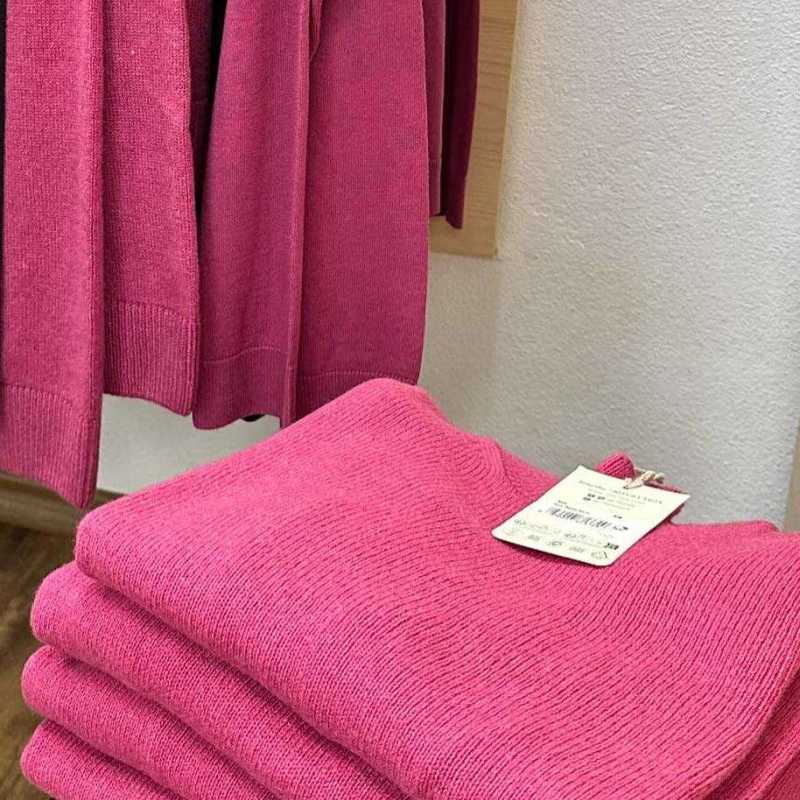 Weicher Strickpullover verschenken. Erhältlich bei Precious Fair Fashion Rosenheim